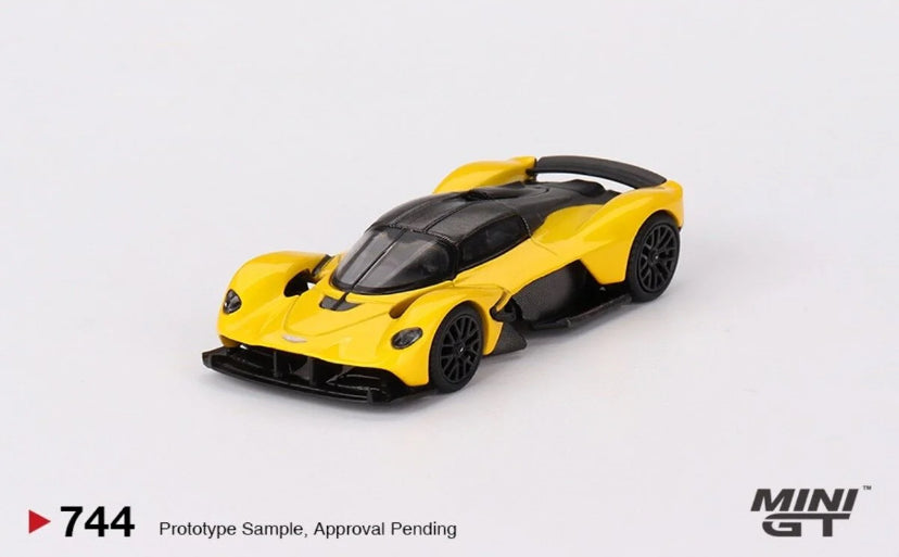 MiniGT 1:64 Aston Martin Valkyrie Güneş Sarısı