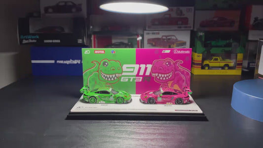 Mini GT Porsche 911 GT3 R AO Racing "Rexy & Roxy" İkili Koleksiyon Seti (Sınırlı Sayıda)
